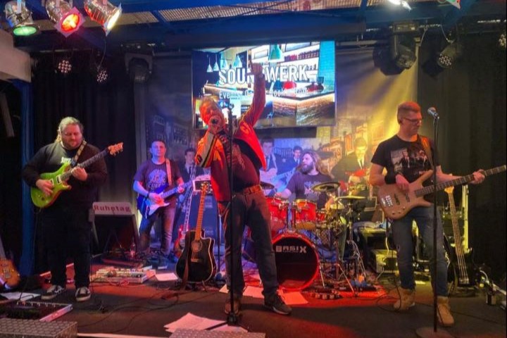 Diva alle Bandmitglieder